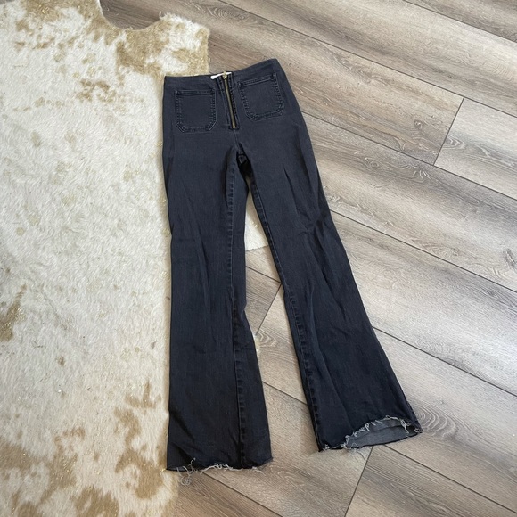 Honey punch high rise zipper fly black flare jeans - Picture 2 of 7